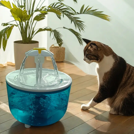 AquaCat – Fresh Water Filtering Fountain for Cats