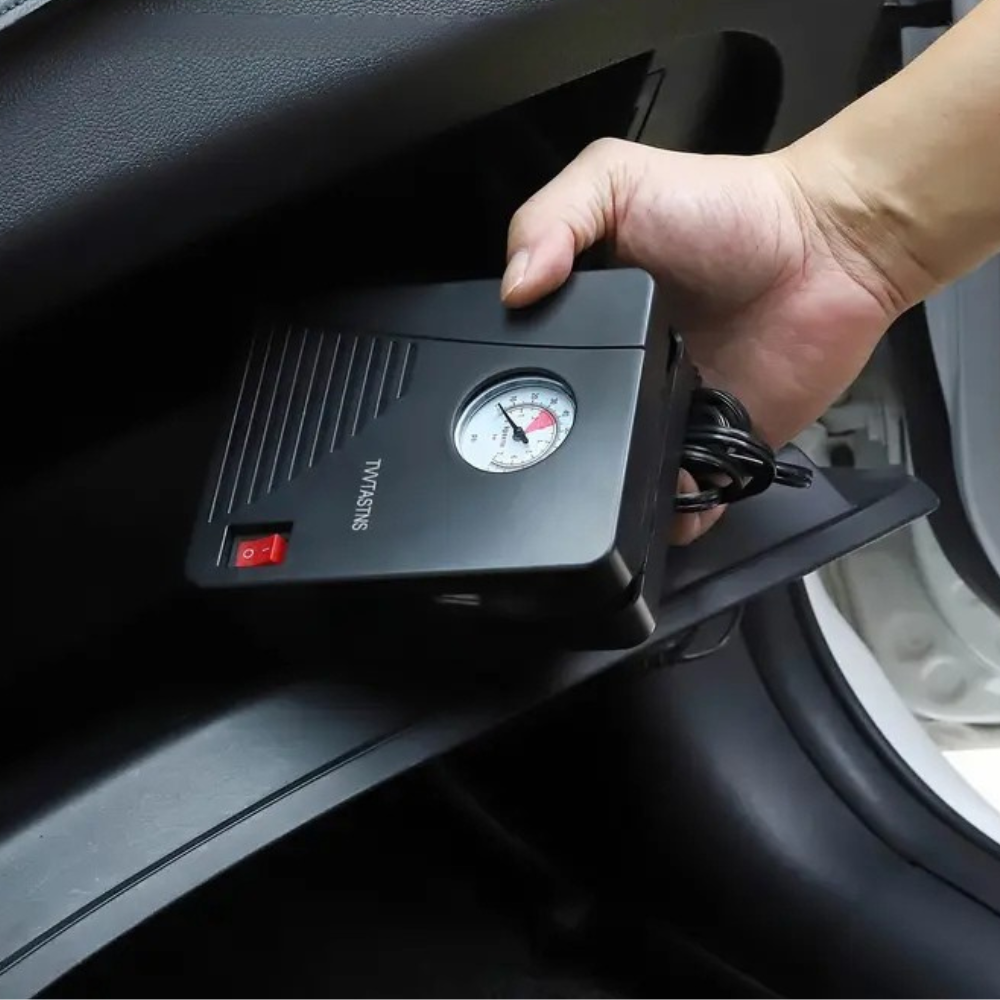 Portable 12V 100 PSI tyre inflator with LED