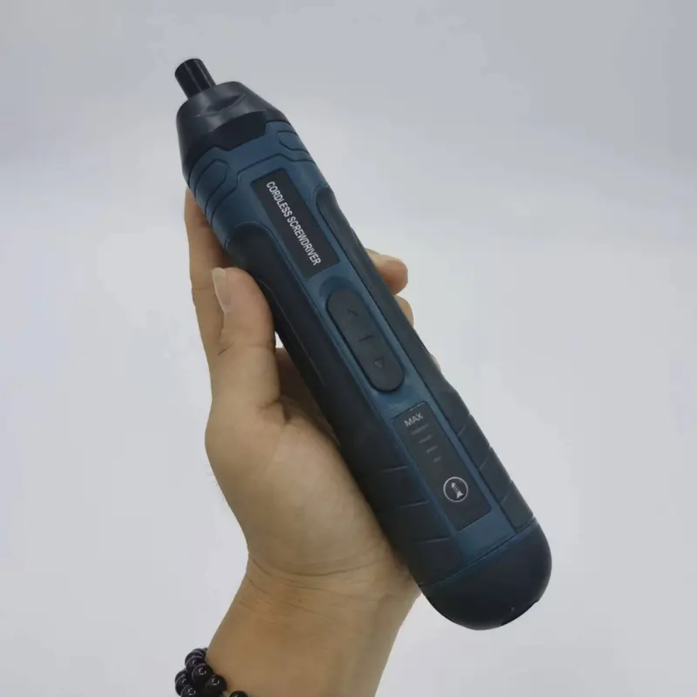 Compact and powerful electric screwdriver kit