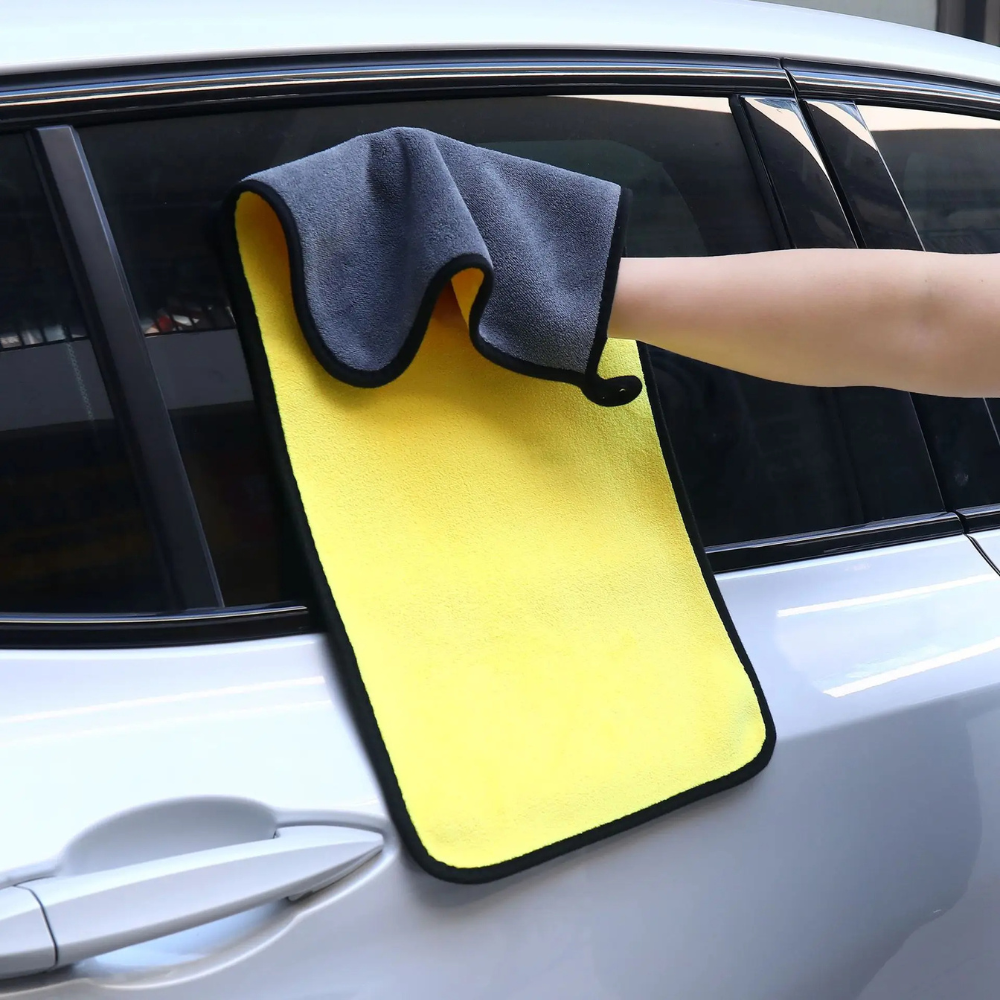 Ultra-absorbent microfibre car cloth