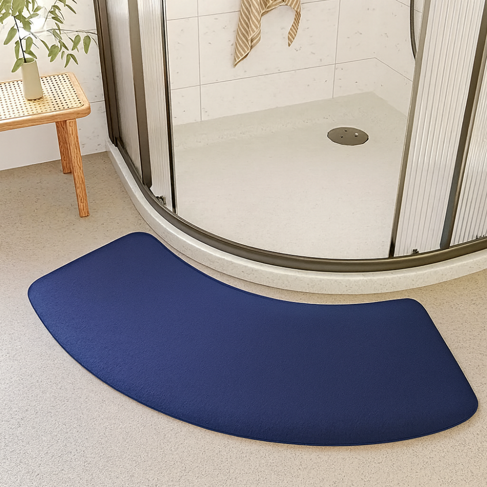 Half-moon non-slip bath mat